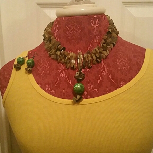 Jewelry - Picture 1 of 3